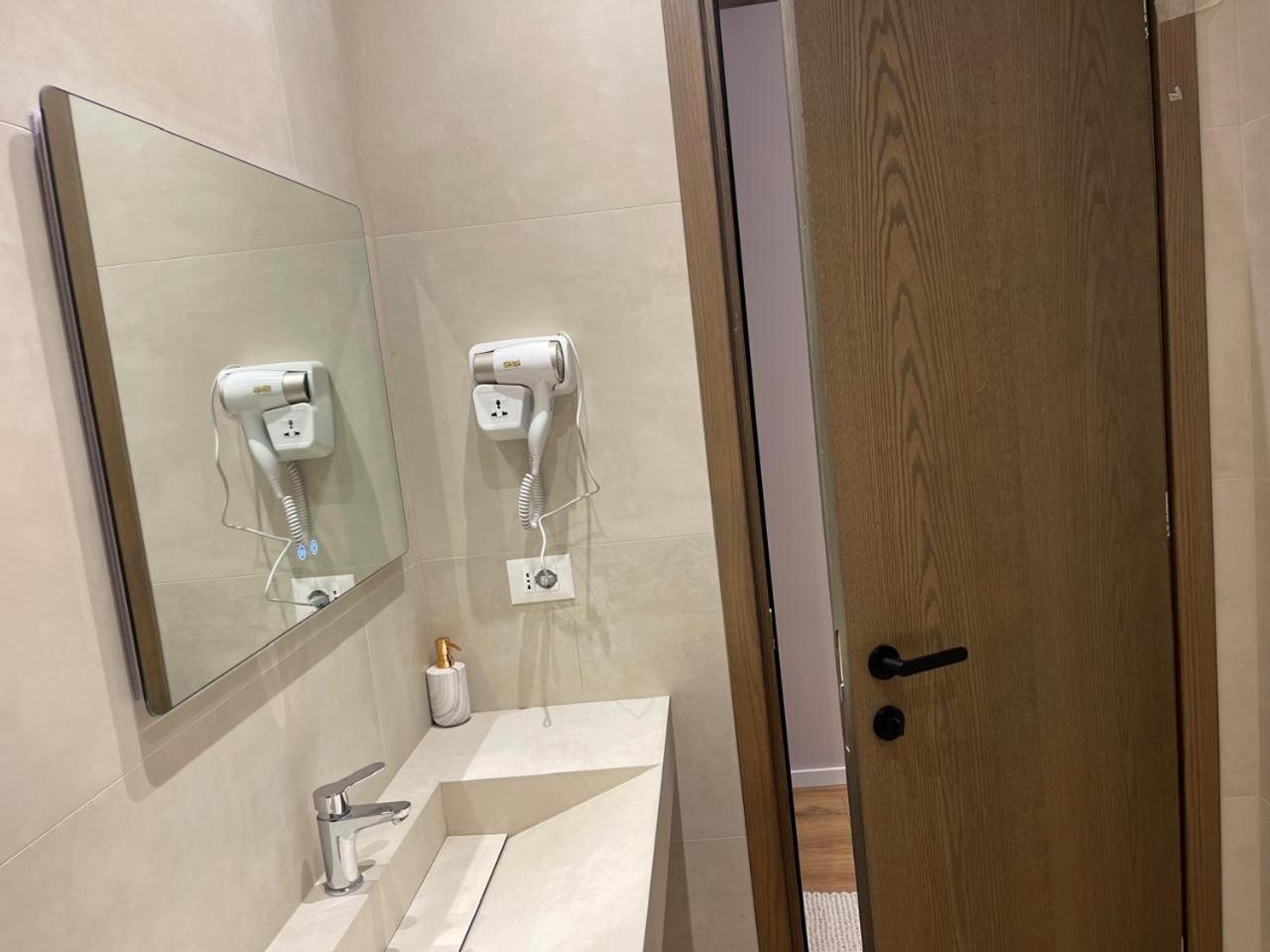 Dia Mare Deluxe Aparthotel Vlore Exterior photo