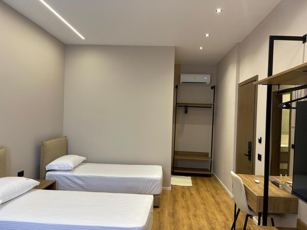 Dia Mare Deluxe Aparthotel Vlore Exterior photo